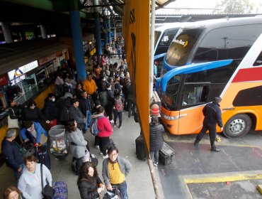 Más de 440 mil personas saldrán de la región Metropolitana durante este fin de semana extra largo