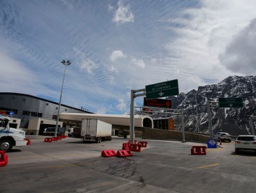 Anuncian cierre de paso Los Libertadores por accidente en Argentina