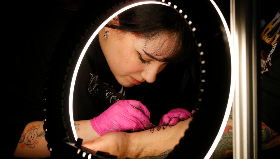 Feria Summer Ink Invierno 2023 convoca a cientos de tatuadores en Valparaíso