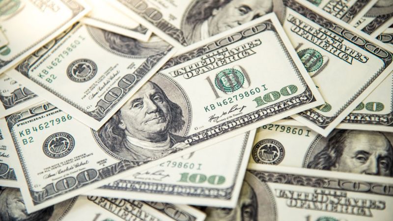 El peso argentino se hunde tras el inesperado triunfo de Milei: Por qué en Argentina hay más de 6 tipos de dólar
