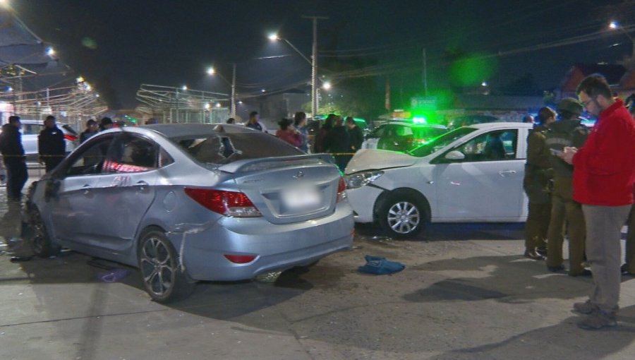 Conductor en estado de ebriedad y en vehículo robado colisionó a dos autos y atropelló a tres personas en Recoleta