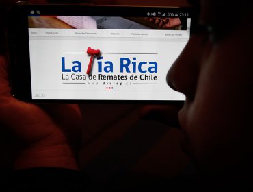 "Tía Rica" anuncia remate on line de maletas y artículos perdidos del aeropuerto de Santiago