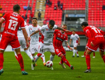 Ñublense y Calera firmaron un opaco y polémico empate en Chillán