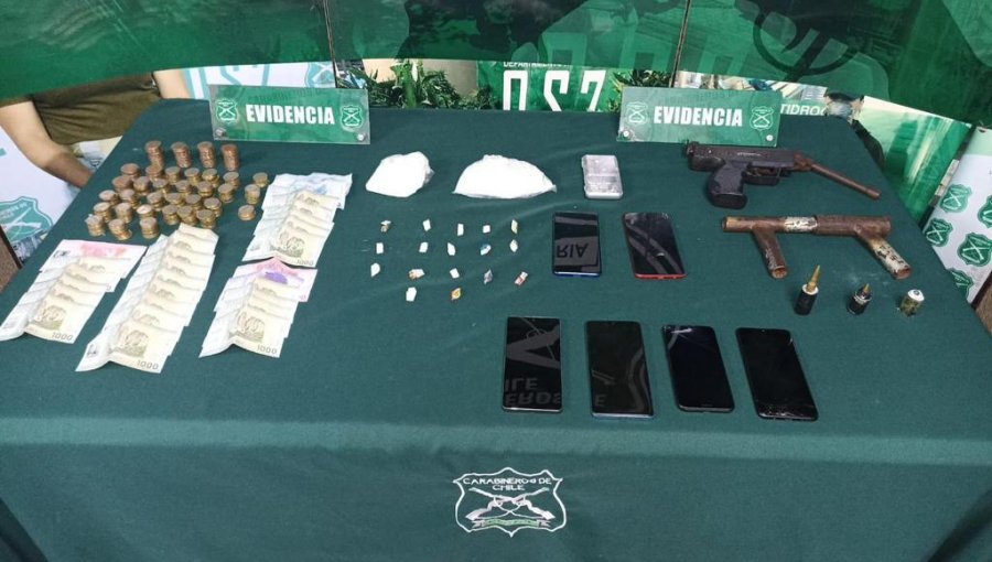 Decretan prisión preventiva para dos hombres por tráfico de drogas y tenencia de armas en Valparaíso