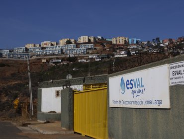 ¿Quién no está diciendo la verdad? Round judicial entre la UPLA y Esval zanjará las dudas sobre la contaminación en el mar de Valparaíso