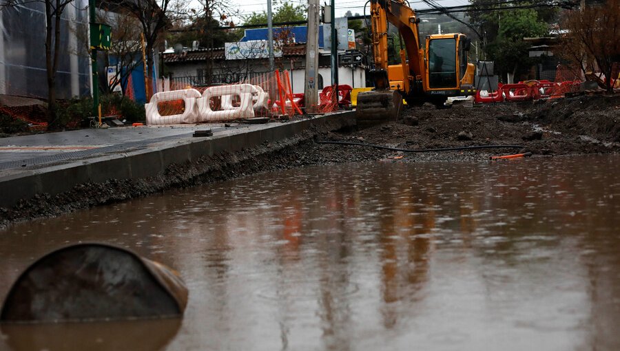 Tras intensas lluvias, registran derrumbe de cerro David Fuentes en Talcahuano