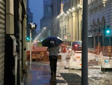 Por frente de mal tiempo, Senapred declara alerta amarilla para la Región Metropolitana