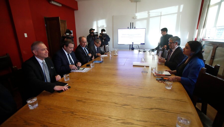 Hacienda y CPC acuerdan ejes prioritarios en nueva reunión por el pacto fiscal