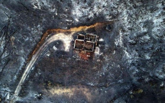 Encuentran 18 personas fallecidas en un bosque arrasado por un incendio en Grecia