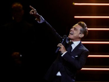 Asistentes critican segundo concierto de Luis Miguel en Chile: "Canta un 10%, el resto el público"