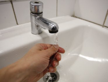 Gobierno afirma que no existe riesgo de suspensión del suministro de agua potable en la región Metropolitana