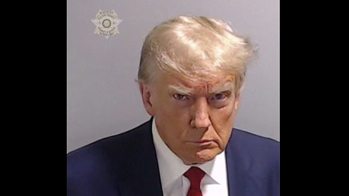 Una foto para la historia: Divulgan imagen de Donald Trump tras entregarse a la Justicia en una prisión en Georgia