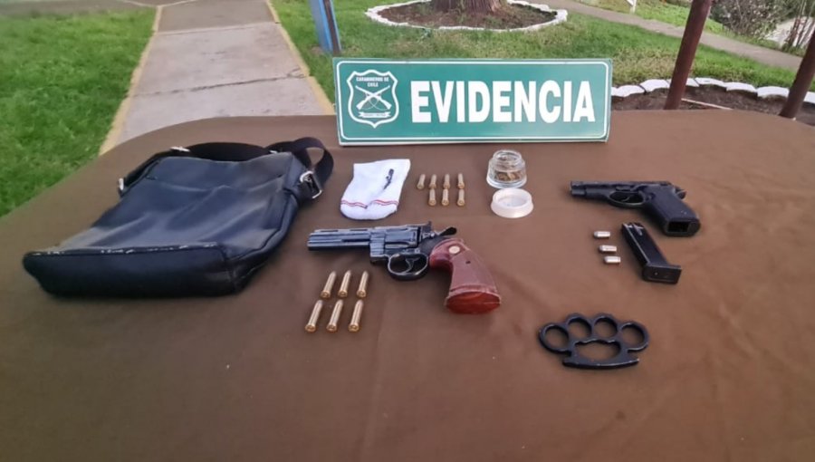 Carabineros detiene a cuatro sujetos que fueron sorprendidos portando armas en Reñaca