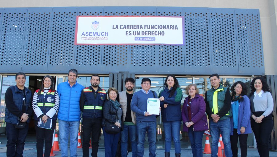 Conaf entrega plan de prevención de incendios a comunidad de Canal Chacao en Quilpué