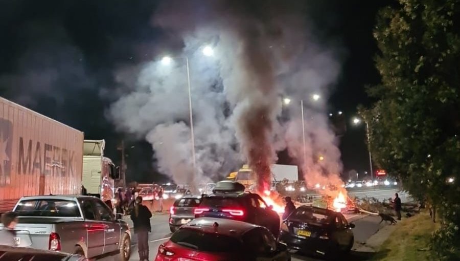 Manifestantes encendieron barricadas en el sector La Pólvora de la ruta 68: tránsito fue suspendido