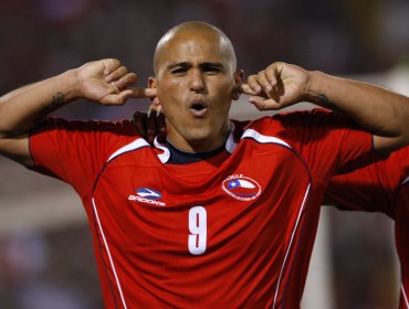 Arturo Vidal pide a "Chupete" Suazo para la Roja: "Si sigue así, el gordo puede estar"