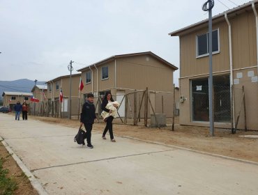 «Villa El Rosario»: 300 familias de Olmué recibieron las llaves de sus nuevas casas
