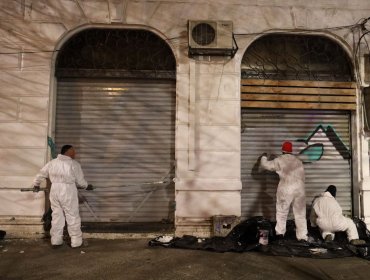 «Proyecto Arcoíris»: Avanza el pintado de fachadas y murales en el plan de Valparaíso