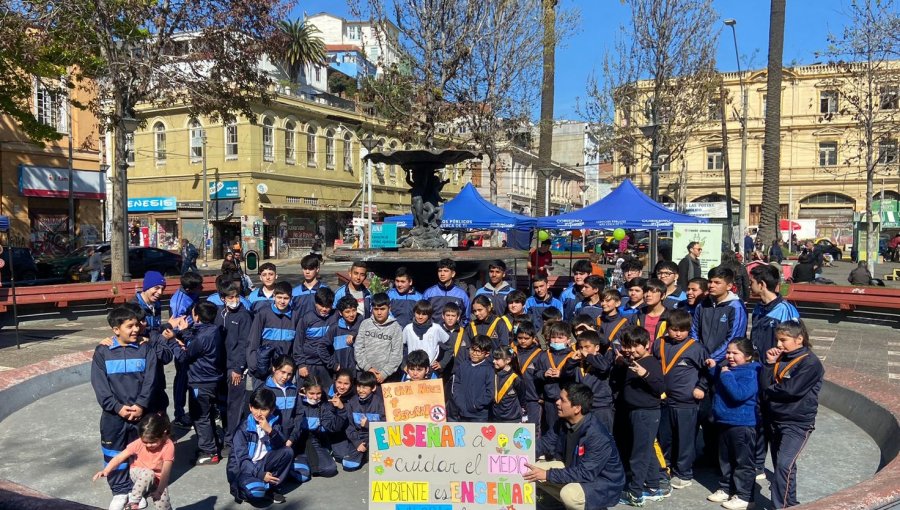 Con diversas actividades, comunidad porteña y autoridades incentivan a recuperar espacios públicos de la plaza Echaurren