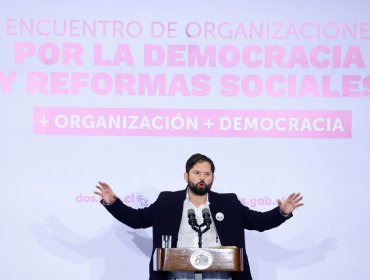 Presidente Boric asiste a encuentro junto a organizaciones por la democracia y reformas sociales