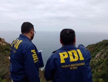 Encuentran cadáver envuelto en frazadas en borde costero de Valparaíso