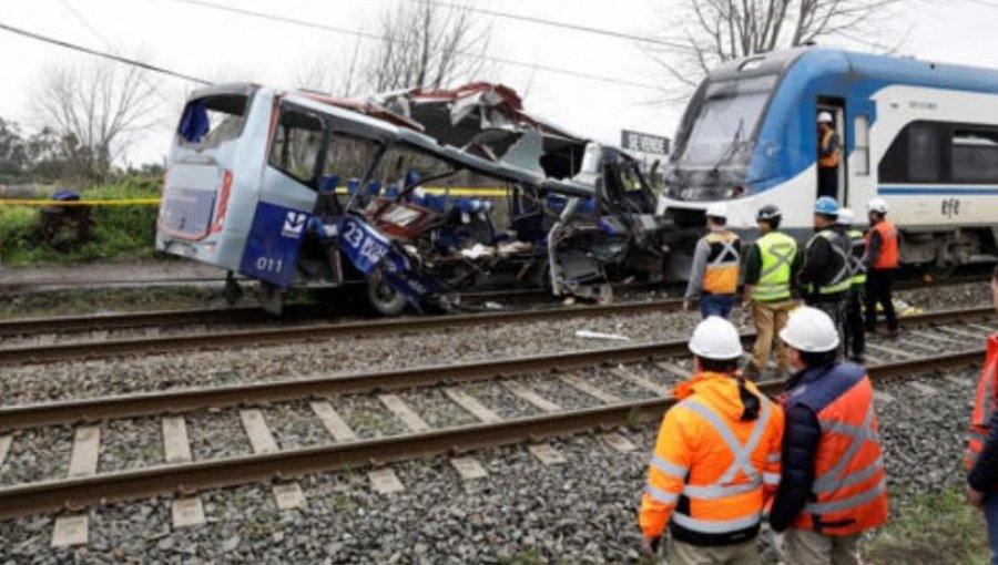 Cinco pasajeros del fatal accidente de bus impactado por Biotren siguen en riesgo vital