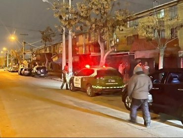 Durmiendo al lado del cadáver fue hallado un sujeto que mató a su tío tras discusión por dinero en su casa en Puente Alto