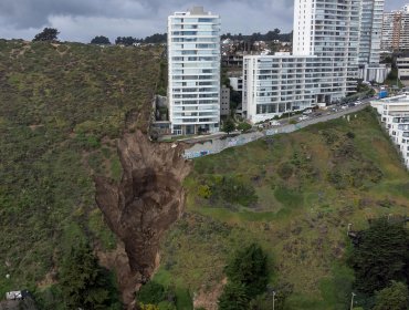 Erosión generada por el socavón entre Reñaca y Concón pondría en riesgo la estabilidad del edificio Kandinsky entre "2 a 3 meses"