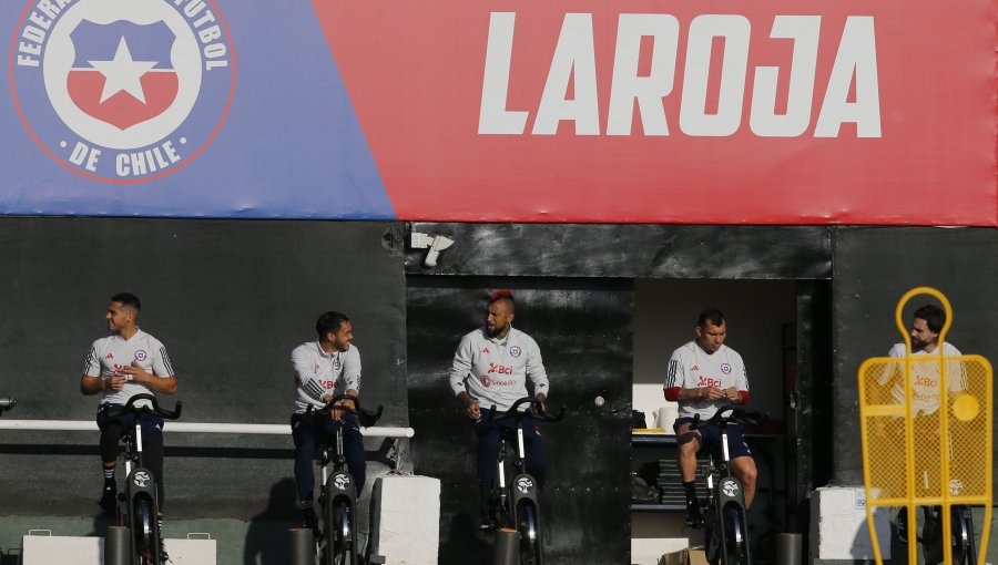 La Roja anunció las bajas de cuatro jugadores para los partidos ante Uruguay y Colombia por Clasificatorias