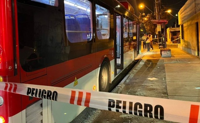 Detienen a presunto asesino de pasajero que intentó frustrar asalto a joven a bordo de un bus RED en Estación Central