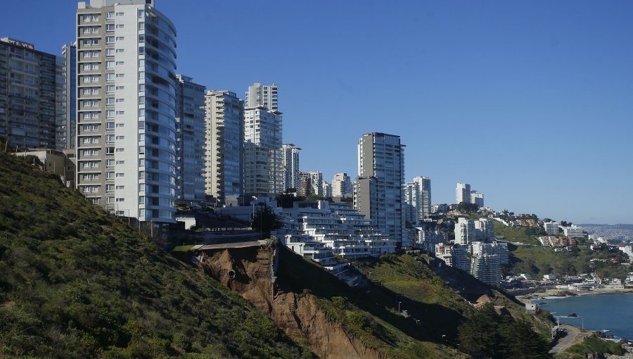 Plantean nuevo diseño de ciudades ante el cambio climático: proponen aprovechar las aguas lluvia en napas subterráneas