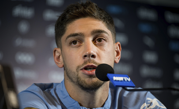 Federico Valverde elogió a Arturo Vidal en la antesala del partido ante Chile: "Siempre lo he admirado"