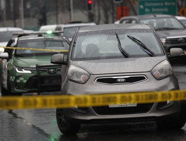 Encuentran sin vida a un hombre al interior de vehículo en Las Condes: Habría sufrido paro cardíaco