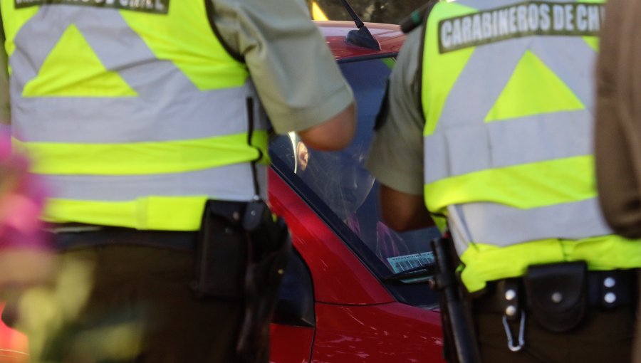 Joven de 18 años y cuatro menores fueron capturados a bordo de un auto robado en Maipú