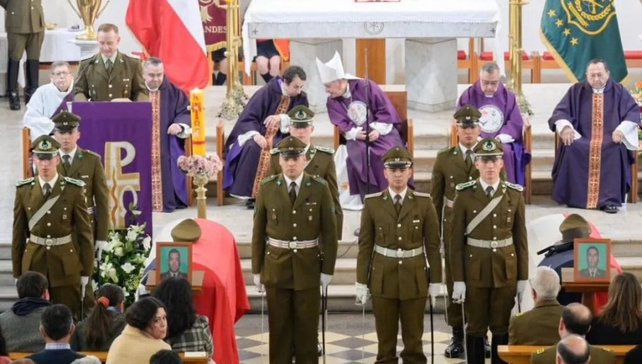 Carabineros fallecidos tras persecución en Calle Larga recibieron ascenso póstumo a suboficial mayor