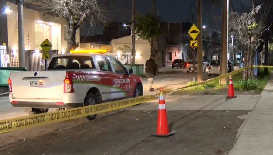 Carabinero frustra a balazos un asalto en su contra en Independencia: delincuente de 13 años recibió un disparo