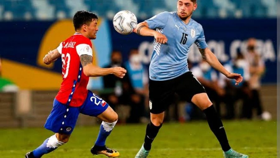 Chile debuta en las Clasificatorias rumbo al Mundial 2026 visitando a la Uruguay de Bielsa