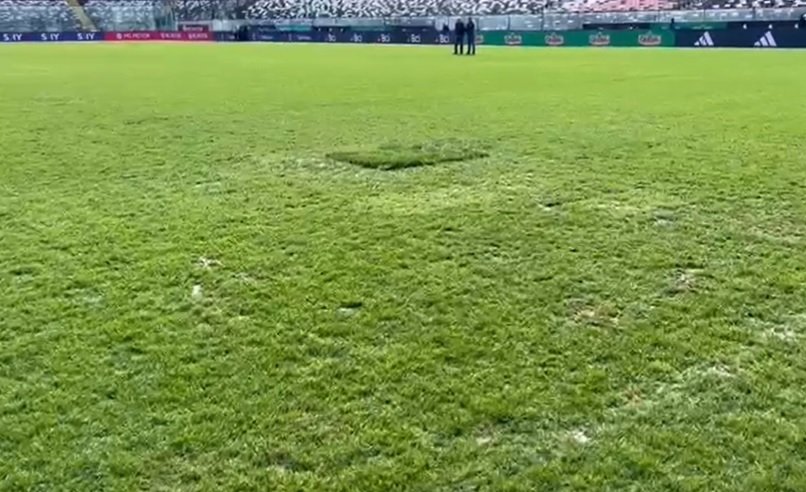 Periodista colombiano arremete contra cancha del estadio Monumental y lo califica como un "potrero"