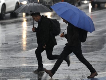 Declaran Alerta Temprana Preventiva en región Metropolitana por fuertes lluvias