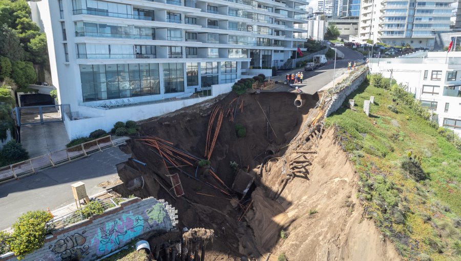 Preparan demanda civil por perjuicio causado a residentes de edificios afectados por socavón entre Reñaca y Concón