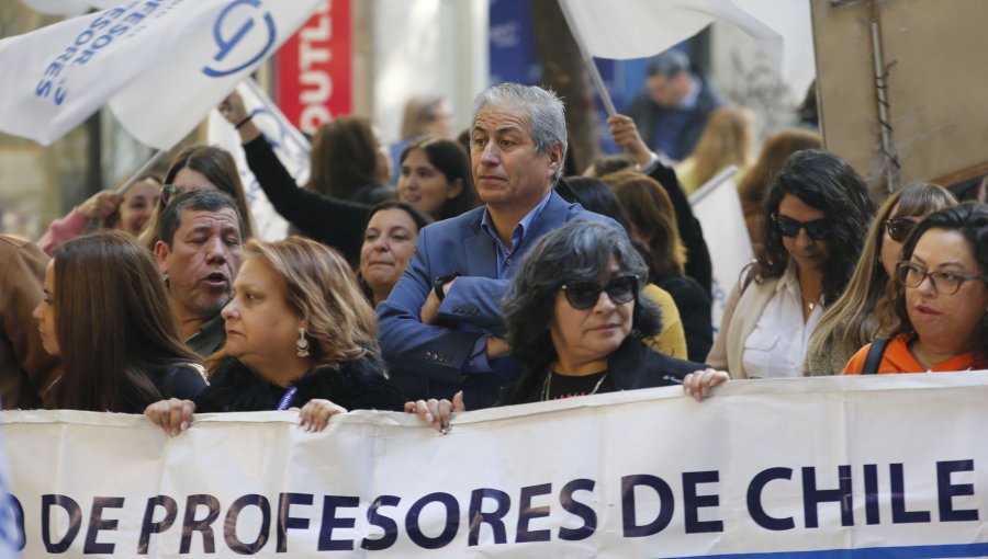 Mario Aguilar por indicaciones a proyecto sobre doble evaluación docente: "Dejan aún peor la situación de agobio"