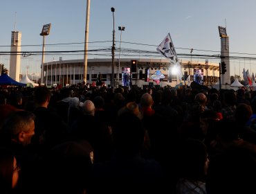 Más de 60 mil personas llegaron al frontis del Estadio Nacional para acto por los 50 años del golpe