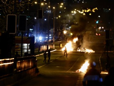 Incidentes en Valparaíso y comunas de la región Metropolitana: dispararon a Carabineros en Villa Francia
