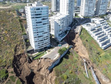 El drástico diagnóstico del Gobernador Regional de Valparaíso tras nuevo socavón entre Reñaca y Concón: "Hay que demoler"
