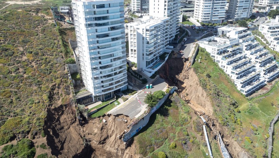 El drástico diagnóstico del Gobernador Regional de Valparaíso tras nuevo socavón entre Reñaca y Concón: "Hay que demoler"