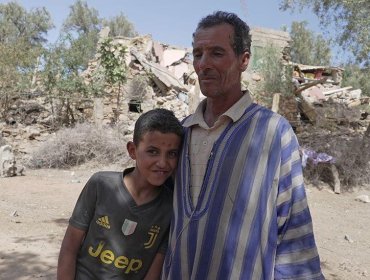 “Tuve que escoger entre salvar a mis padres o a mi hijo”: Las trágicas historias que deja el terremoto de Marruecos