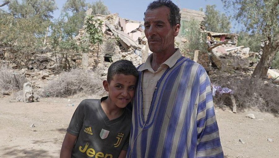 “Tuve que escoger entre salvar a mis padres o a mi hijo”: Las trágicas historias que deja el terremoto de Marruecos