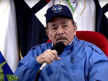 Presidente de Nicaragua reiteró sus duras críticas a Carabineros y afirmó que "Chile no es una democracia"