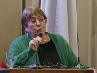 Bachelet reconce estar "preocupada" con el proceso constitucional: "No se aprendió la lección que nos hizo fracasar la vez anterior"