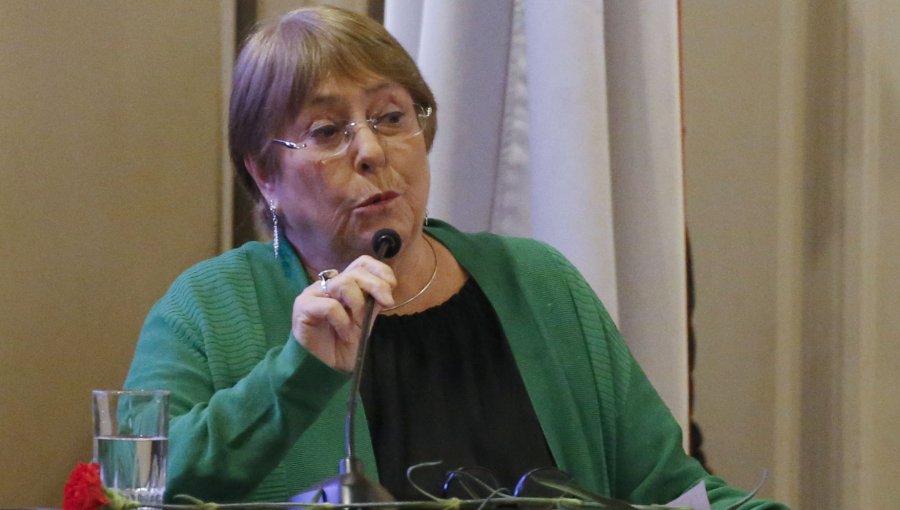 Bachelet reconce estar "preocupada" con el proceso constitucional: "No se aprendió la lección que nos hizo fracasar la vez anterior"